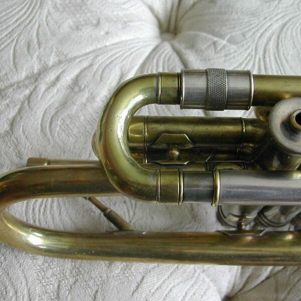 Closeup of Bb/A microtuning ring (SN 3942)