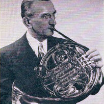 Profile photo of Max Pottag playing a French horn